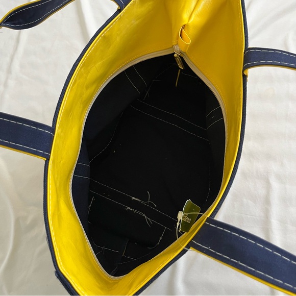 L.L.Bean All-Weather Boat and Tote Medium - Picture 4 of 7